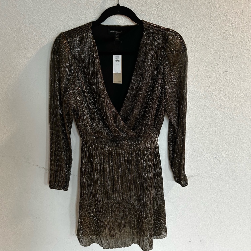 Banana Republic Women’s Black & Gold Long Sleeve Dressy Dress

Size SP